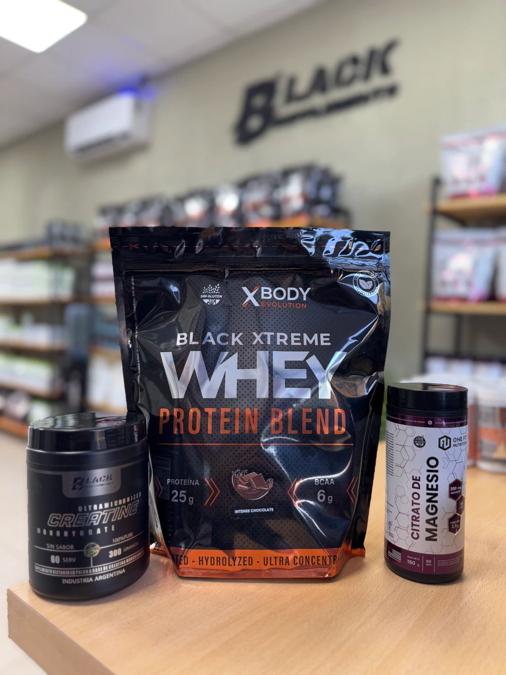 Combo Proteína 908 grs X-Body y Creatina 300 Grs Black (Magnesio de regalo)